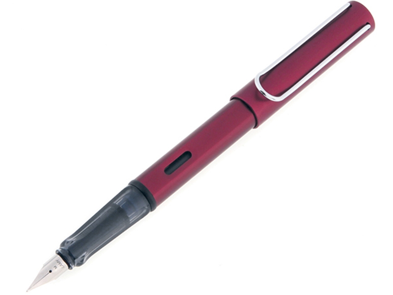 أقلام حبر فاخرة من Hermes وPilot Pen